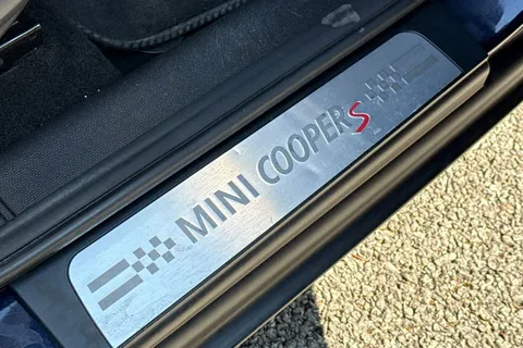 32 of 52 for Mini Countryman 2.0 Cooper SD Euro 5 (s/s) 5dr