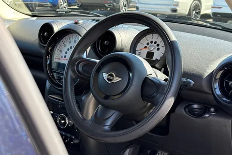 33 of 52 for Mini Countryman 2.0 Cooper SD Euro 5 (s/s) 5dr