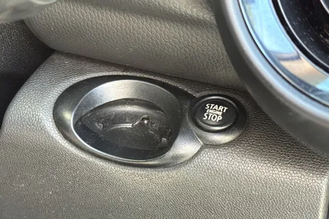 34 of 52 for Mini Countryman 2.0 Cooper SD Euro 5 (s/s) 5dr