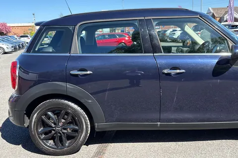 35 of 52 for Mini Countryman 2.0 Cooper SD Euro 5 (s/s) 5dr