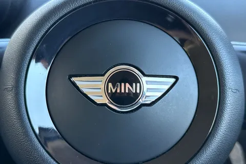 37 of 52 for Mini Countryman 2.0 Cooper SD Euro 5 (s/s) 5dr