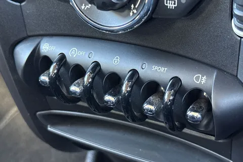 41 of 52 for Mini Countryman 2.0 Cooper SD Euro 5 (s/s) 5dr