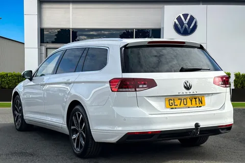 2 of 44 for VOLKSWAGEN PASSAT 2.0 TDI EVO SCR SEL 5dr