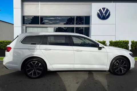 3 of 44 for VOLKSWAGEN PASSAT 2.0 TDI EVO SCR SEL 5dr