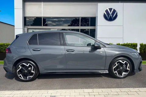 KR75XCE Volkswagen Golf 2.0 TDI 150 R-Line 5dr DSG **PAN ROOF + AREA VIEW** Thumbnail #4
