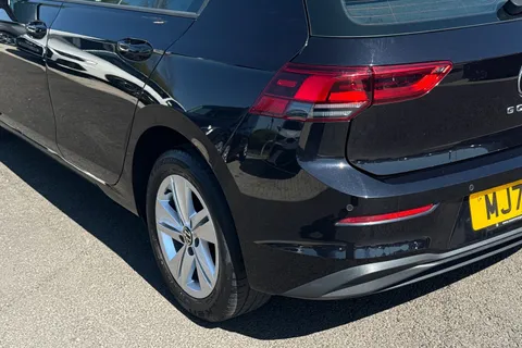 MJ71YPC Volkswagen Golf 2.0 TDI Life 5dr DSG Thumbnail #8