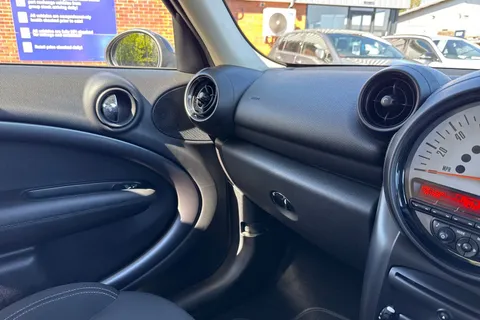 46 of 52 for Mini Countryman 2.0 Cooper SD Euro 5 (s/s) 5dr