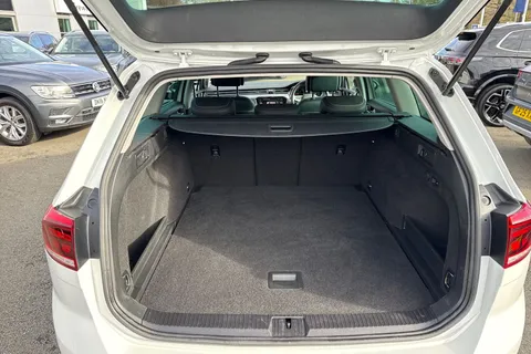 7 of 44 for VOLKSWAGEN PASSAT 2.0 TDI EVO SCR SEL 5dr