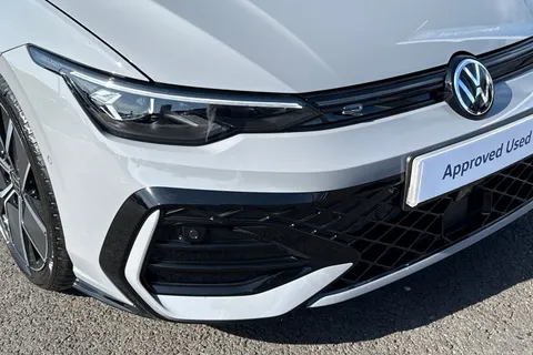 GM75AVB Volkswagen Golf 1.5 eTSI 150 Black Edition 5dr DSG **AREA VIEW - TECHNOLOGY PACKAGE** Thumbnail #10