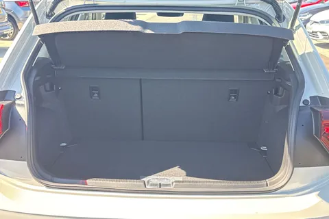 9 of 40 for Volkswagen Polo 1.0 EVO Life Euro 6 (s/s) 5dr