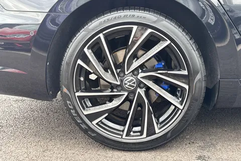 KP23ZYE Volkswagen Arteon 2.0 TSI R 5dr 4MOTION DSG **HEADS UP DISPLAY + ASSISTANCE PACK PLUS** Thumbnail #11