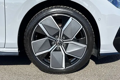 GM75AVB Volkswagen Golf 1.5 eTSI 150 Black Edition 5dr DSG **AREA VIEW - TECHNOLOGY PACKAGE** Thumbnail #12