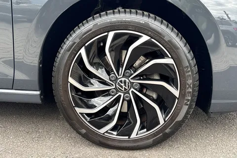 MD23XUH Volkswagen Golf 1.5 TSI Style Edition 5dr Thumbnail #12