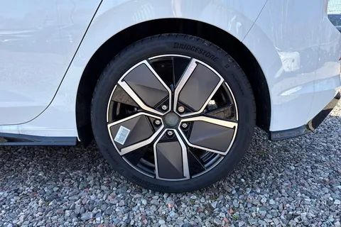  Volkswagen Golf 1.5 TSI Black Edition Euro 6 (s/s) 5dr Thumbnail #11