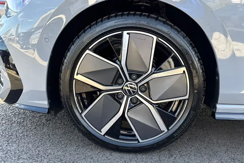 GM75AVB Volkswagen Golf 1.5 eTSI 150 Black Edition 5dr DSG **AREA VIEW - TECHNOLOGY PACKAGE** Thumbnail #13