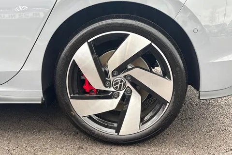 MD75DHX Volkswagen Golf 2.0 TSI 265 GTI 5dr DSG **PAN ROOF** Thumbnail #13