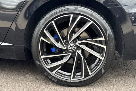 KP23ZYE Volkswagen Arteon 2.0 TSI R 5dr 4MOTION DSG **HEADS UP DISPLAY + ASSISTANCE PACK PLUS** Thumbnail #14