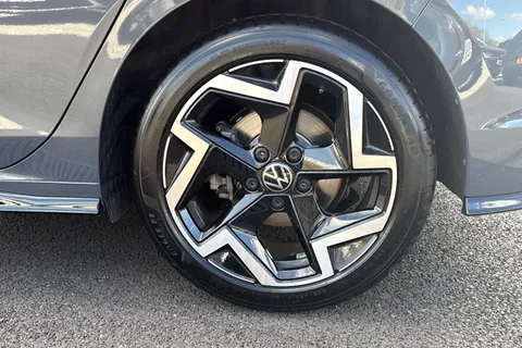 KR75XCE Volkswagen Golf 2.0 TDI 150 R-Line 5dr DSG **PAN ROOF + AREA VIEW** Thumbnail #14