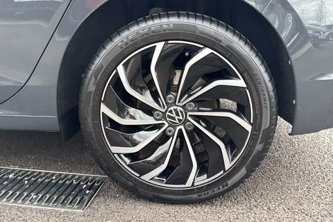 MD23XUH Volkswagen Golf 1.5 TSI Style Edition 5dr Thumbnail #14