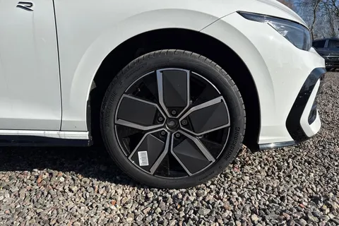  Volkswagen Golf 1.5 TSI Black Edition Euro 6 (s/s) 5dr Thumbnail #13