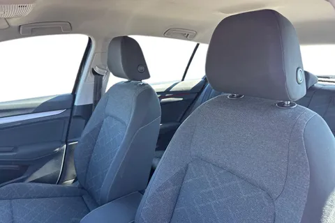 MJ71YPC Volkswagen Golf 2.0 TDI Life 5dr DSG Thumbnail #16