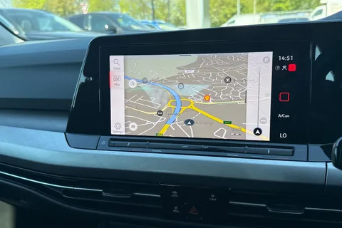 MJ71YPC Volkswagen Golf 2.0 TDI Life 5dr DSG Thumbnail #17