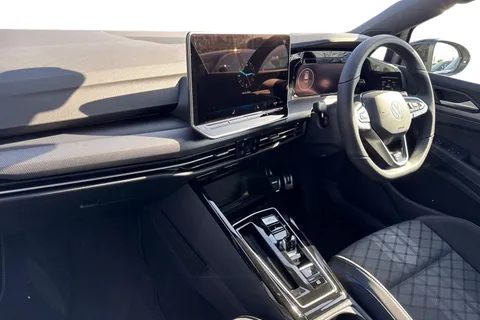 GM75AVB Volkswagen Golf 1.5 eTSI 150 Black Edition 5dr DSG **AREA VIEW - TECHNOLOGY PACKAGE** Thumbnail #16