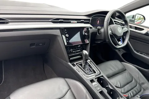 KP23ZYE Volkswagen Arteon 2.0 TSI R 5dr 4MOTION DSG **HEADS UP DISPLAY + ASSISTANCE PACK PLUS** Thumbnail #16