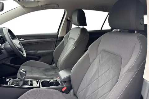 MD23XUH Volkswagen Golf 1.5 TSI Style Edition 5dr Thumbnail #17