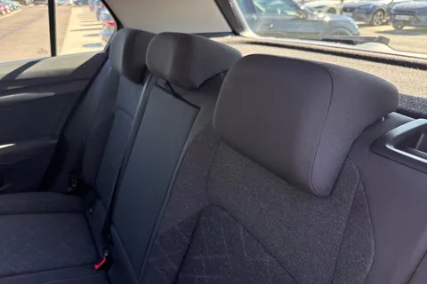 MJ71YPC Volkswagen Golf 2.0 TDI Life 5dr DSG Thumbnail #19