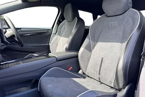  Volkswagen Id.7 Pro 77kWh Match Plus Fastback Auto 5dr Thumbnail #16