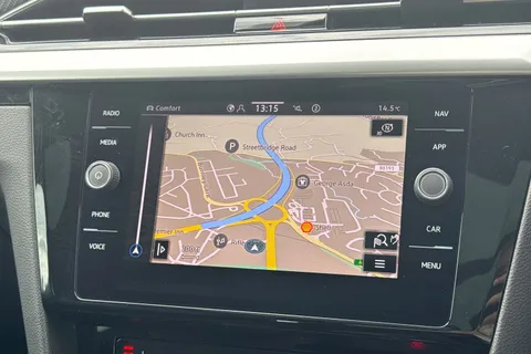 KP23ZYE Volkswagen Arteon 2.0 TSI R 5dr 4MOTION DSG **HEADS UP DISPLAY + ASSISTANCE PACK PLUS** Thumbnail #18