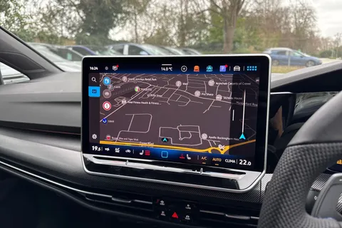  Volkswagen Golf 2.0 TSI R Black Edition DSG 4Motion Euro 6 (s/s) 5dr Thumbnail #16