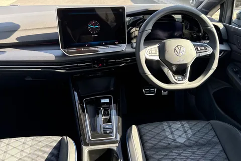 GM75AVB Volkswagen Golf 1.5 eTSI 150 Black Edition 5dr DSG **AREA VIEW - TECHNOLOGY PACKAGE** Thumbnail #19