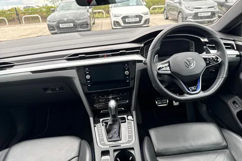 KP23ZYE Volkswagen Arteon 2.0 TSI R 5dr 4MOTION DSG **HEADS UP DISPLAY + ASSISTANCE PACK PLUS** Thumbnail #19