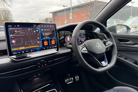  Volkswagen Golf 2.0 TSI R Black Edition DSG 4Motion Euro 6 (s/s) 5dr Thumbnail #17