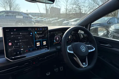  Volkswagen Golf 1.5 TSI Black Edition Euro 6 (s/s) 5dr Thumbnail #18