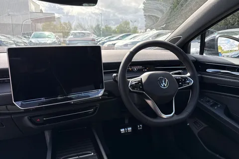  Volkswagen Id.7 Pro 77kWh Match Plus Fastback Auto 5dr Thumbnail #18