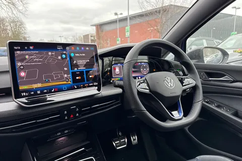  Volkswagen Golf 2.0 TSI R Black Edition DSG 4Motion Euro 6 (s/s) 5dr Thumbnail #17