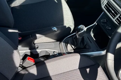 19 of 40 for Volkswagen Polo 1.0 EVO Life Euro 6 (s/s) 5dr