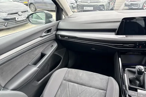 MD23XUH Volkswagen Golf 1.5 TSI Style Edition 5dr Thumbnail #21