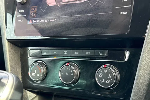 22 of 44 for VOLKSWAGEN PASSAT 2.0 TDI EVO SCR SEL 5dr