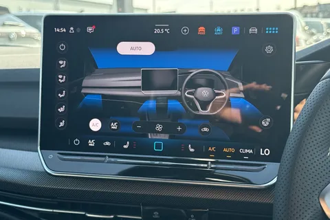 GM75AVB Volkswagen Golf 1.5 eTSI 150 Black Edition 5dr DSG **AREA VIEW - TECHNOLOGY PACKAGE** Thumbnail #23