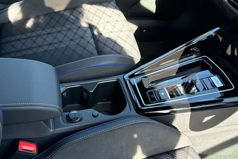 GM75AVB Volkswagen Golf 1.5 eTSI 150 Black Edition 5dr DSG **AREA VIEW - TECHNOLOGY PACKAGE** Thumbnail #24