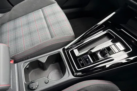 MD75DHX Volkswagen Golf 2.0 TSI 265 GTI 5dr DSG **PAN ROOF** Thumbnail #23