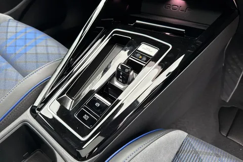  Volkswagen Golf 2.0 TSI R Black Edition DSG 4Motion Euro 6 (s/s) 5dr Thumbnail #22