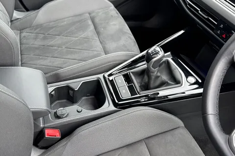 MD23XUH Volkswagen Golf 1.5 TSI Style Edition 5dr Thumbnail #24