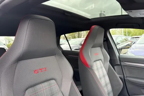 MD75DHX Volkswagen Golf 2.0 TSI 265 GTI 5dr DSG **PAN ROOF** Thumbnail #24