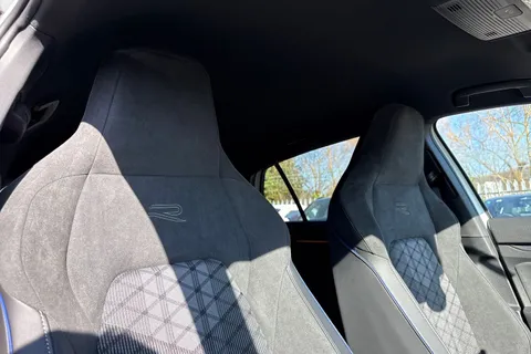  Volkswagen Golf 1.5 TSI Black Edition Euro 6 (s/s) 5dr Thumbnail #24