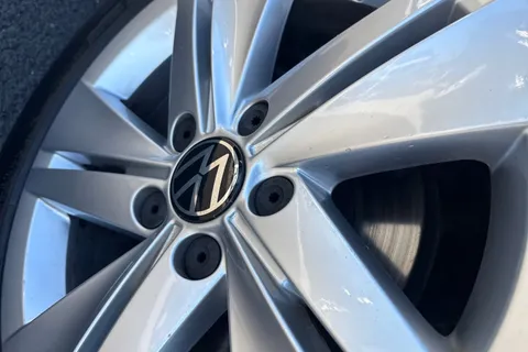 MJ71YPC Volkswagen Golf 2.0 TDI Life 5dr DSG Thumbnail #27